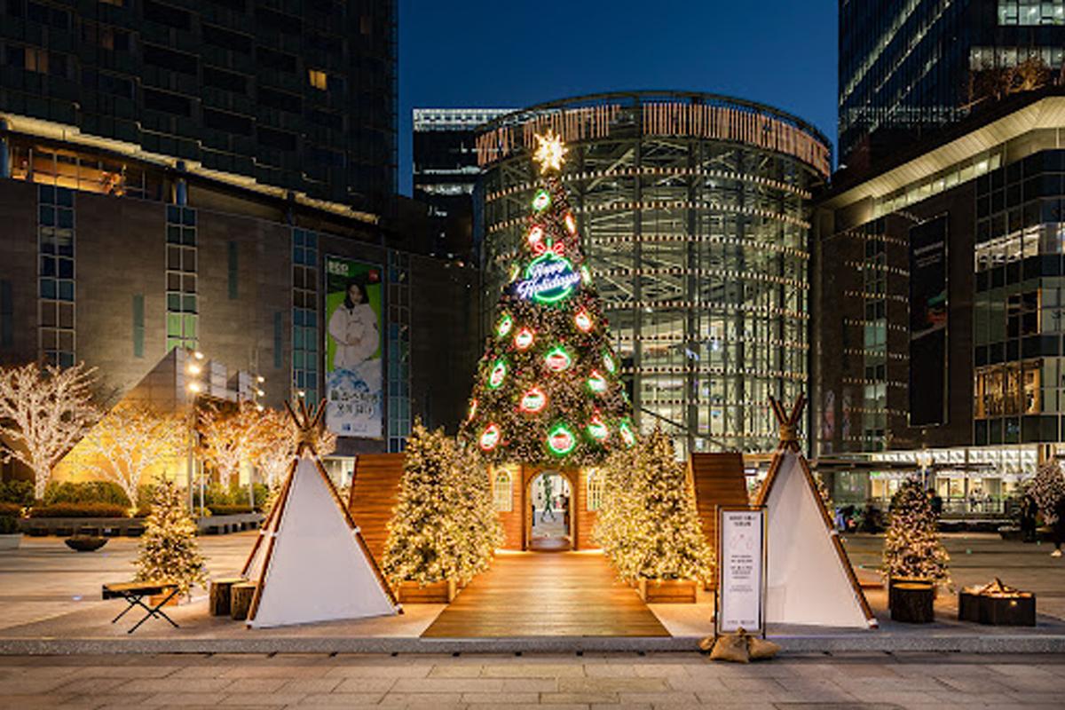 korea, christmas lights, yeongdeungpo times square christmas tree