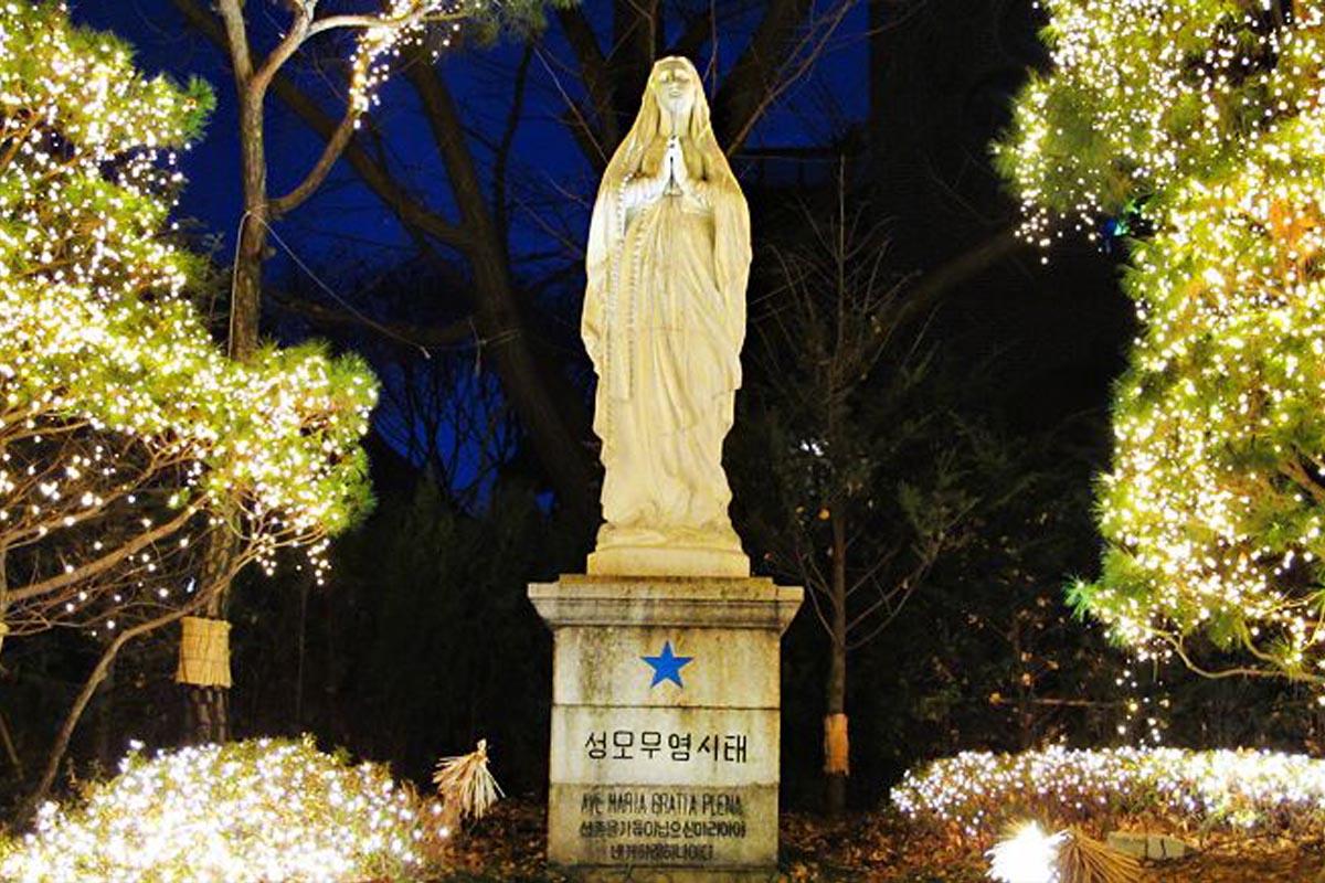 korea, christmas lights, seoul myeongdong cathedral