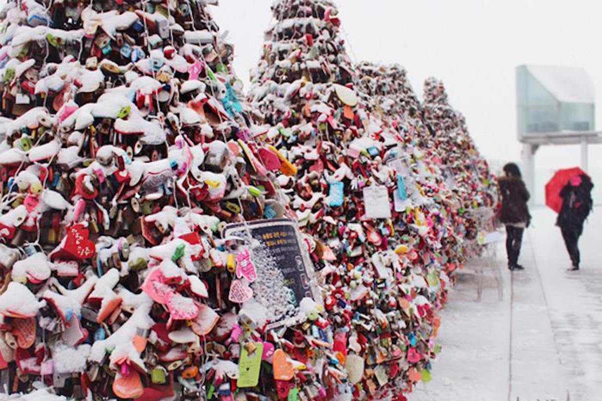 korea, christmas lights, namsan seoul tower, love locks