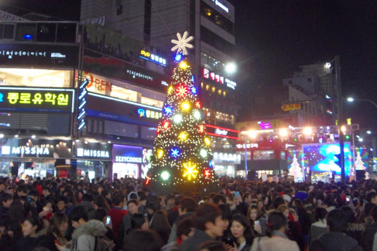 korea, christmas lights, sinchon yonseiro christmas tree