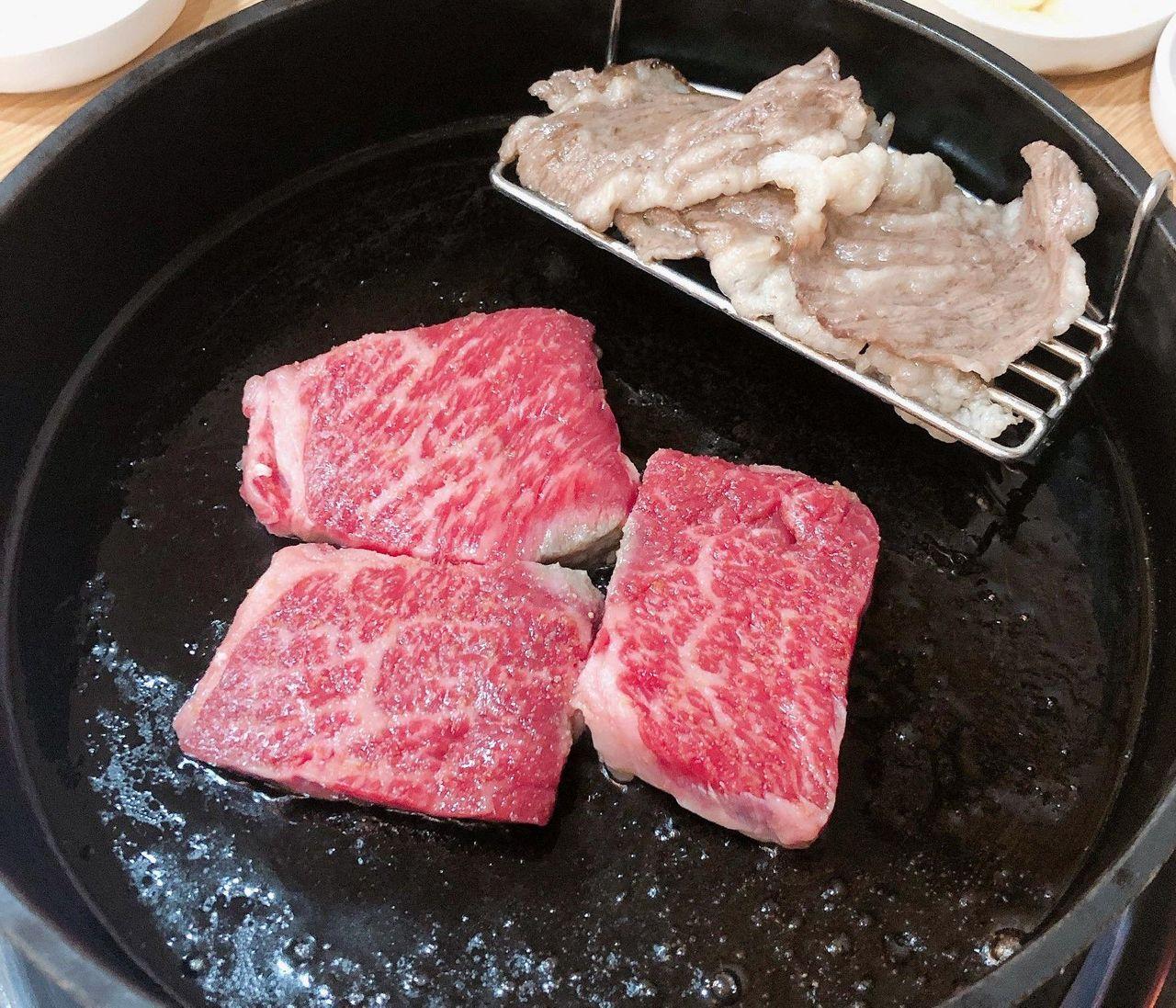 High Quality Korean Beef & Pork at Dongdaemun Meat Restaurant!