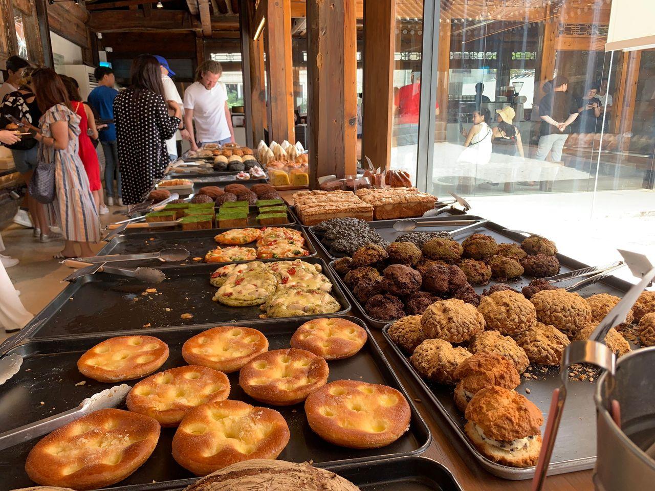 Onion Anguk | Seoul's most famous Hanok cafe!