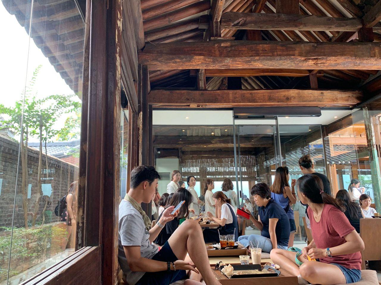 Onion Anguk | Seoul's most famous Hanok cafe!