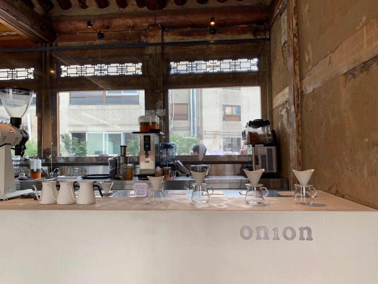 Onion Anguk | Seoul's most famous Hanok cafe!