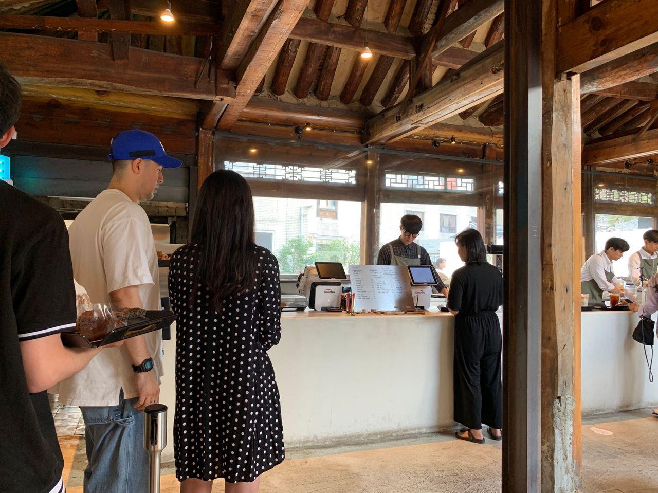 Onion Anguk | Seoul's most famous Hanok cafe!