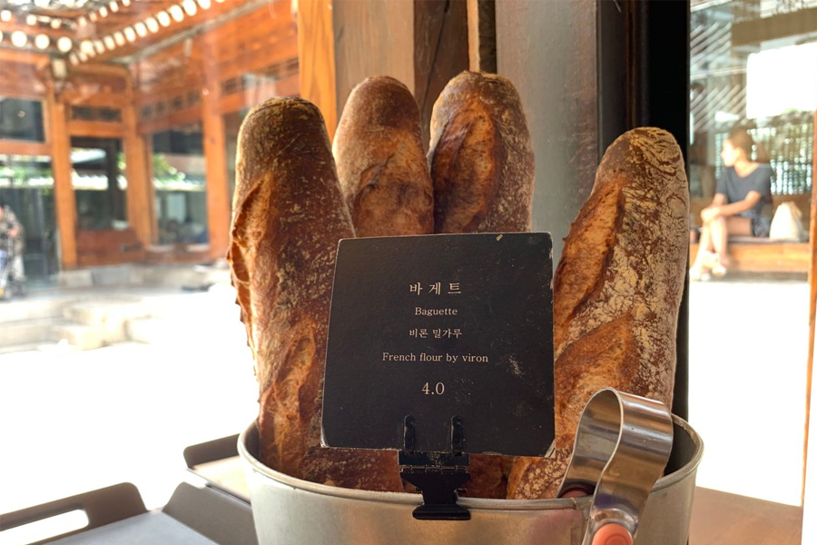 Onion咖啡廳的自製烘焙麵包，吸引著大家的味蕾。