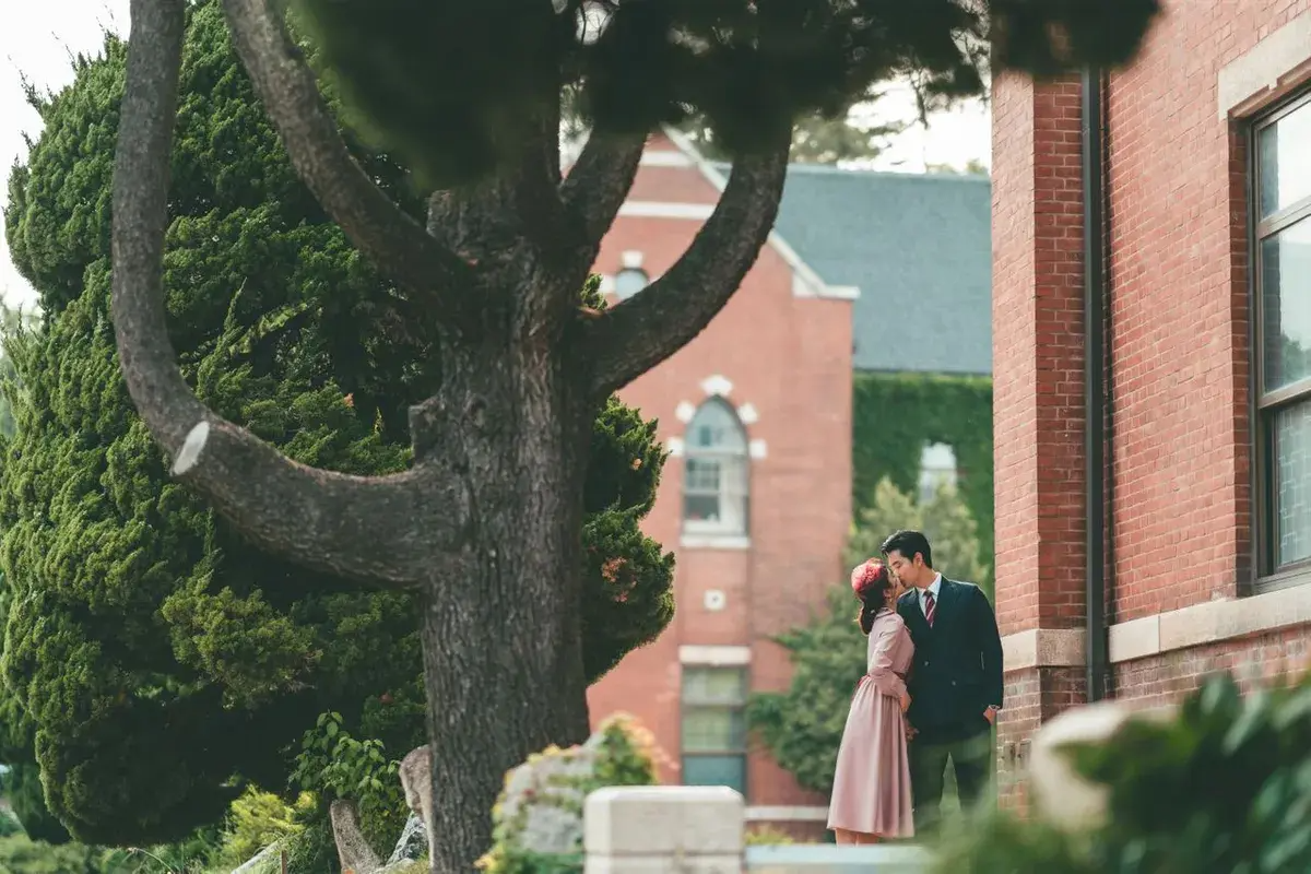 Photoshoot capturing the serene beauty of hanbok at Bukchon Hanok Village.