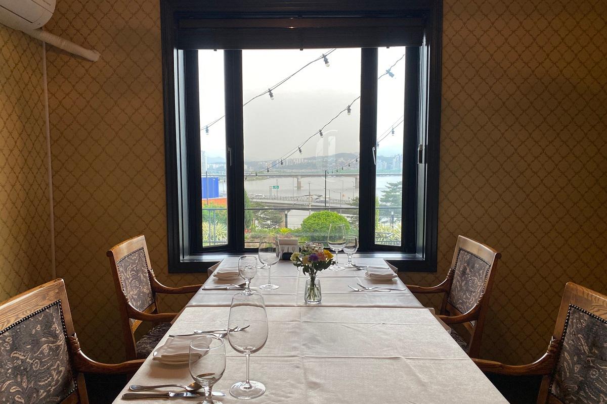 漢江、漢江レストラン、韓国夜景、ソウル夜景、夜景、プロポーズ、高級レストラン、コース料理、I.O.U、アイオーユー