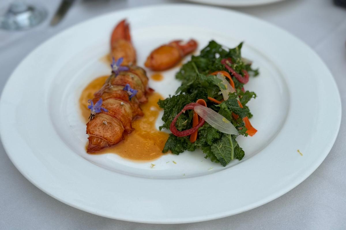 IOU 레스토랑의 디저트 메뉴, 풍부한 맛을 즐길 수 있는 쵸콜릿 브라우니