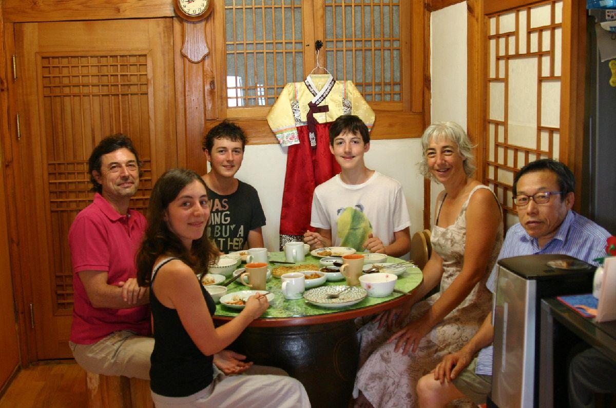 韓屋、ペンション、ゲストハウス、韓国旅行、韓国観光、韓国ホテル、韓国宿泊、宿泊お役立ち情報、便利、格安ホテル、休憩所、光州、全州南道、プサン、済州ホテル、ソウルホテル、春川ホテル、韓国ゲストハウス、プサンホテル、ソウルホテル、宿泊、ペンション、高級ホテル、エアービーアンドビー 、Airbnb、ハノク、韓屋宿泊、韓屋、北村マウル、観光地、人気スポット、交通、ホテル予約