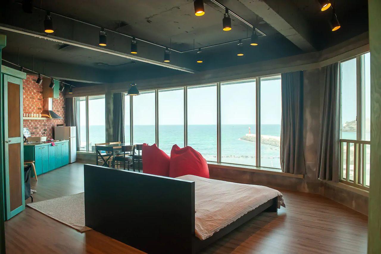 韓屋、ペンション、ゲストハウス、韓国旅行、韓国観光、韓国ホテル、韓国宿泊、宿泊お役立ち情報、便利、格安ホテル、休憩所、光州、全州南道、プサン、済州ホテル、ソウルホテル、春川ホテル、韓国ゲストハウス、プサンホテル、ソウルホテル、宿泊、ペンション、高級ホテル、エアービーアンドビー 、Airbnb、ハノク、韓屋宿泊、韓屋、北村マウル、観光地、人気スポット、交通、ホテル予約