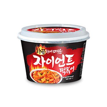 韩国便利商品巨型辣炒年糕产品图，推荐搭配方案。