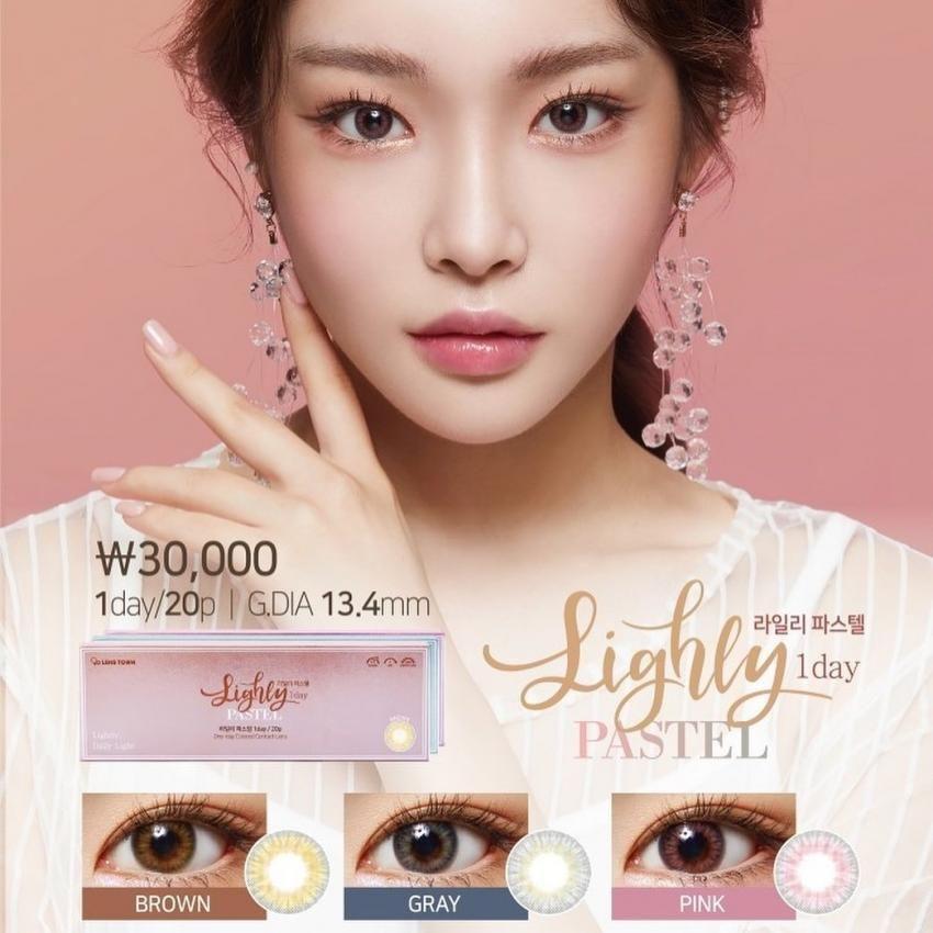 lens-town lightly pastel brown 隱形眼鏡廣告，展示三種顏色選擇與價位。