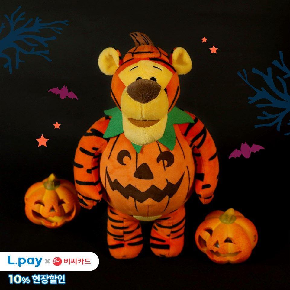 萬聖節限定南瓜裝跳跳虎玩偶，來自韓國7-11的可愛設計。