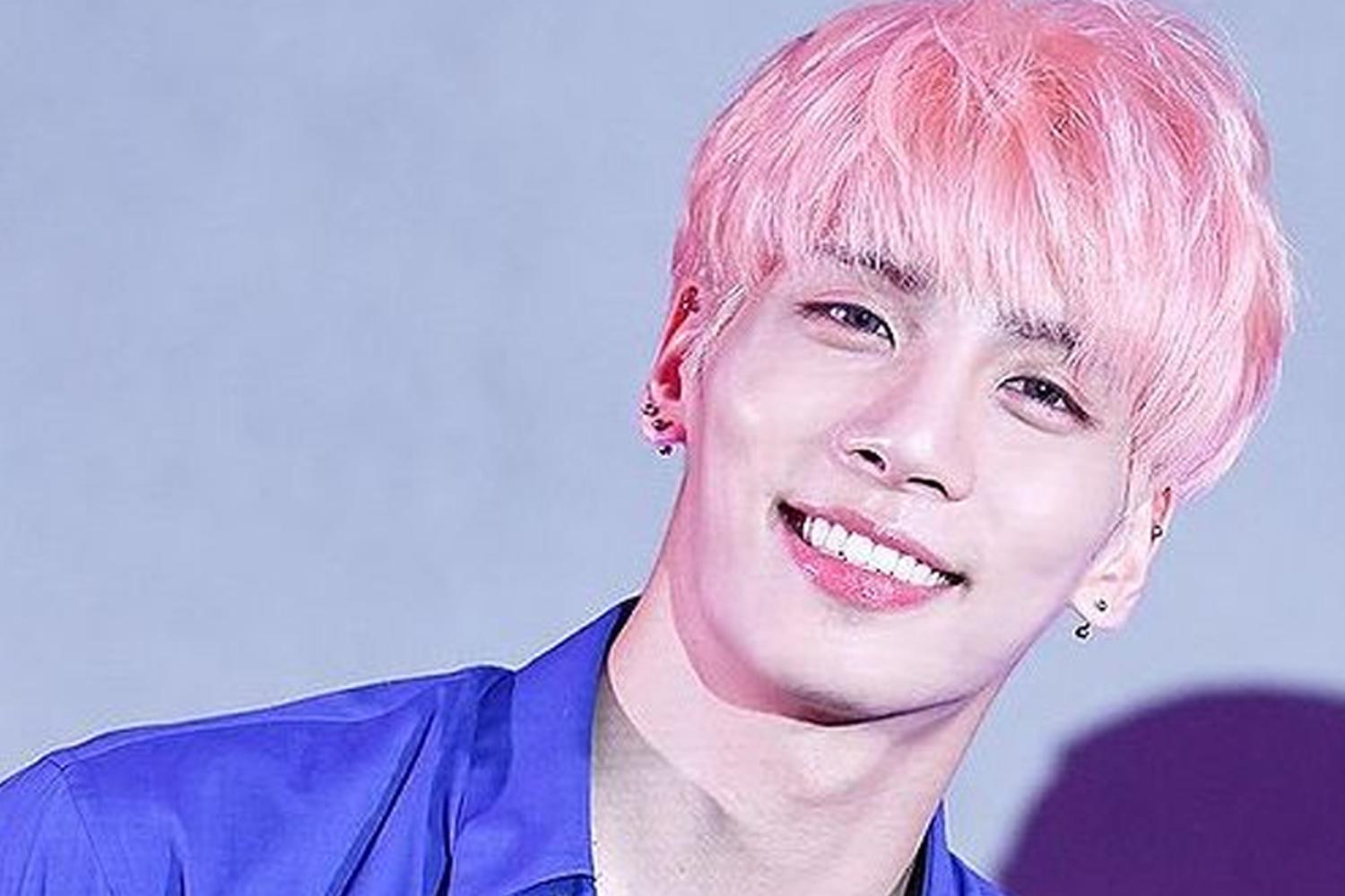 SHINee成員鐘鉉髮色炫彩，舞台上的閃耀造型成為粉絲心中的美好回憶