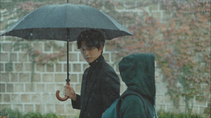 韓劇《鬼怪》在德壽宮石牆路取景,描繪浪漫的雨中漫步