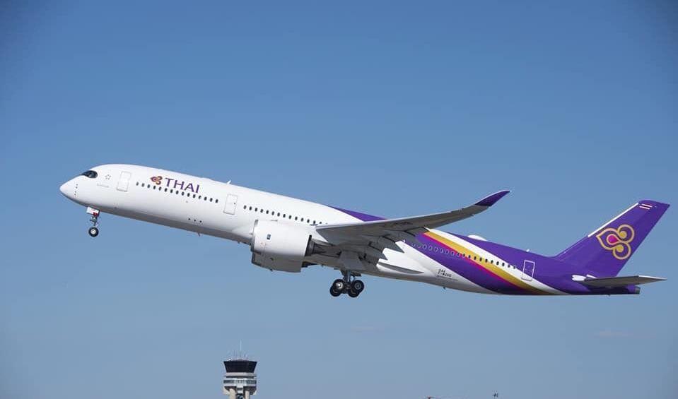 Photographie d'un Airbus A350 de Thai Airways prenant son envol, symbolisant les vols directs entre la Thaïlande et la Corée par CreativeTrip.