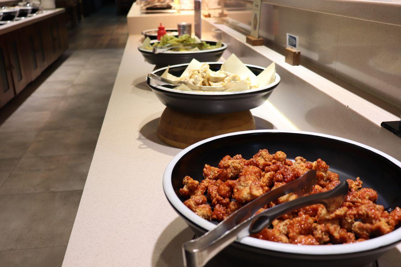 korea, seoul, hongdae, noryangjin, jonggak, jongno, food, cheap food, local food, restaurants, bang-for-the-buck, korean food, kbbq, korean barbeque, pork belly, seafood, pizza, chicken, korean buffet