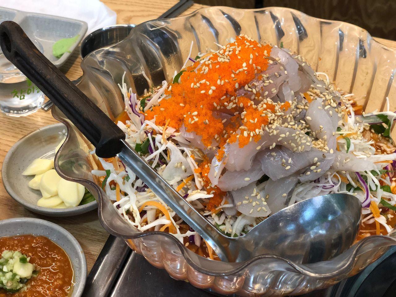 korea, seoul, hongdae, noryangjin, jonggak, jongno, food, cheap food, local food, restaurants, bang-for-the-buck, korean food, kbbq, korean barbeque, pork belly, seafood, pizza, chicken, korean buffet