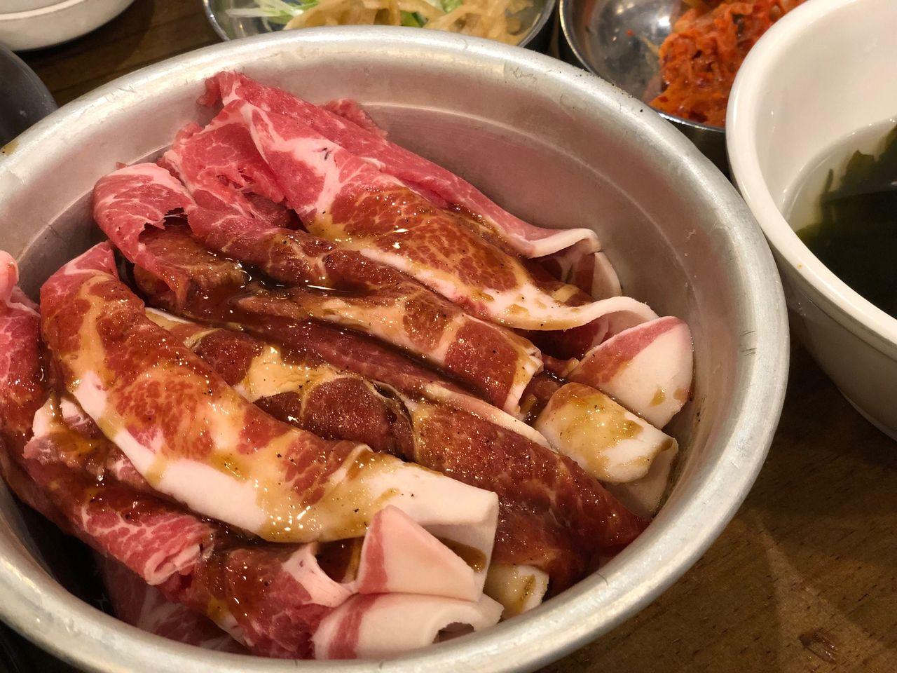 korea, seoul, hongdae, noryangjin, jonggak, jongno, food, cheap food, local food, restaurants, bang-for-the-buck, korean food, kbbq, korean barbeque, pork belly, seafood, pizza, chicken, korean buffet