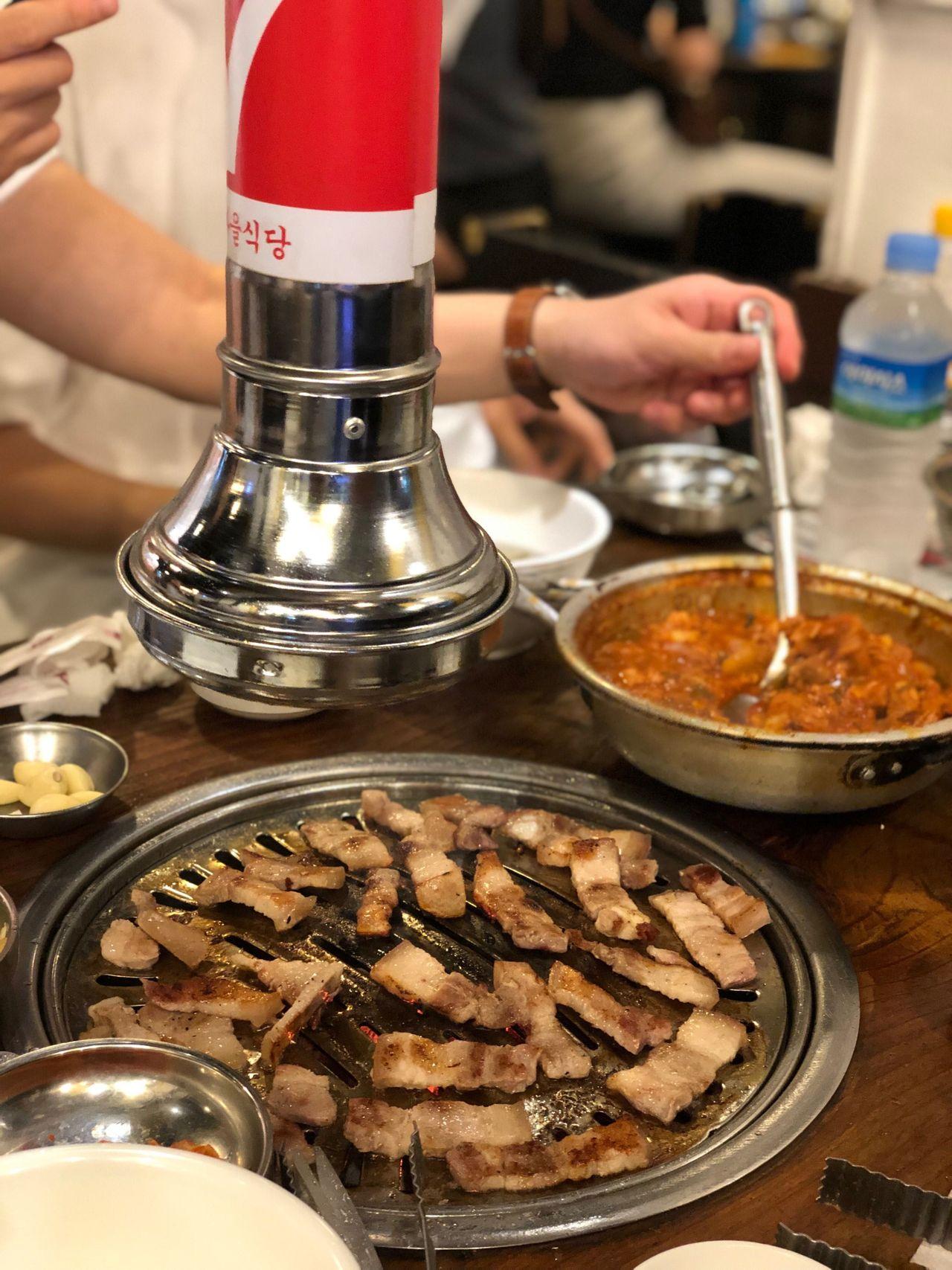 korea, seoul, hongdae, noryangjin, jonggak, jongno, food, cheap food, local food, restaurants, bang-for-the-buck, korean food, kbbq, korean barbeque, pork belly, seafood, pizza, chicken, korean buffet