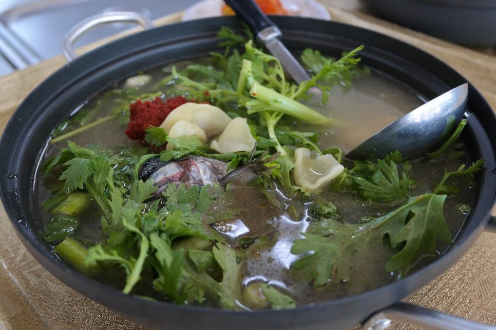 Festival de Pesca de Trucha de Pyeongchang + Tour de Esquí | ¡Disfruta de la pesca en hielo, estancia nocturna y tour en teleférico en un solo tour!