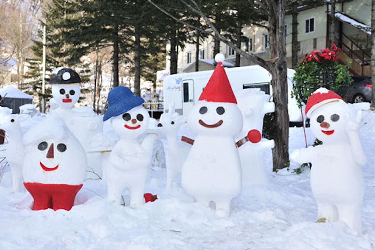 2025 Guida invernale della Corea pupazzi di neve