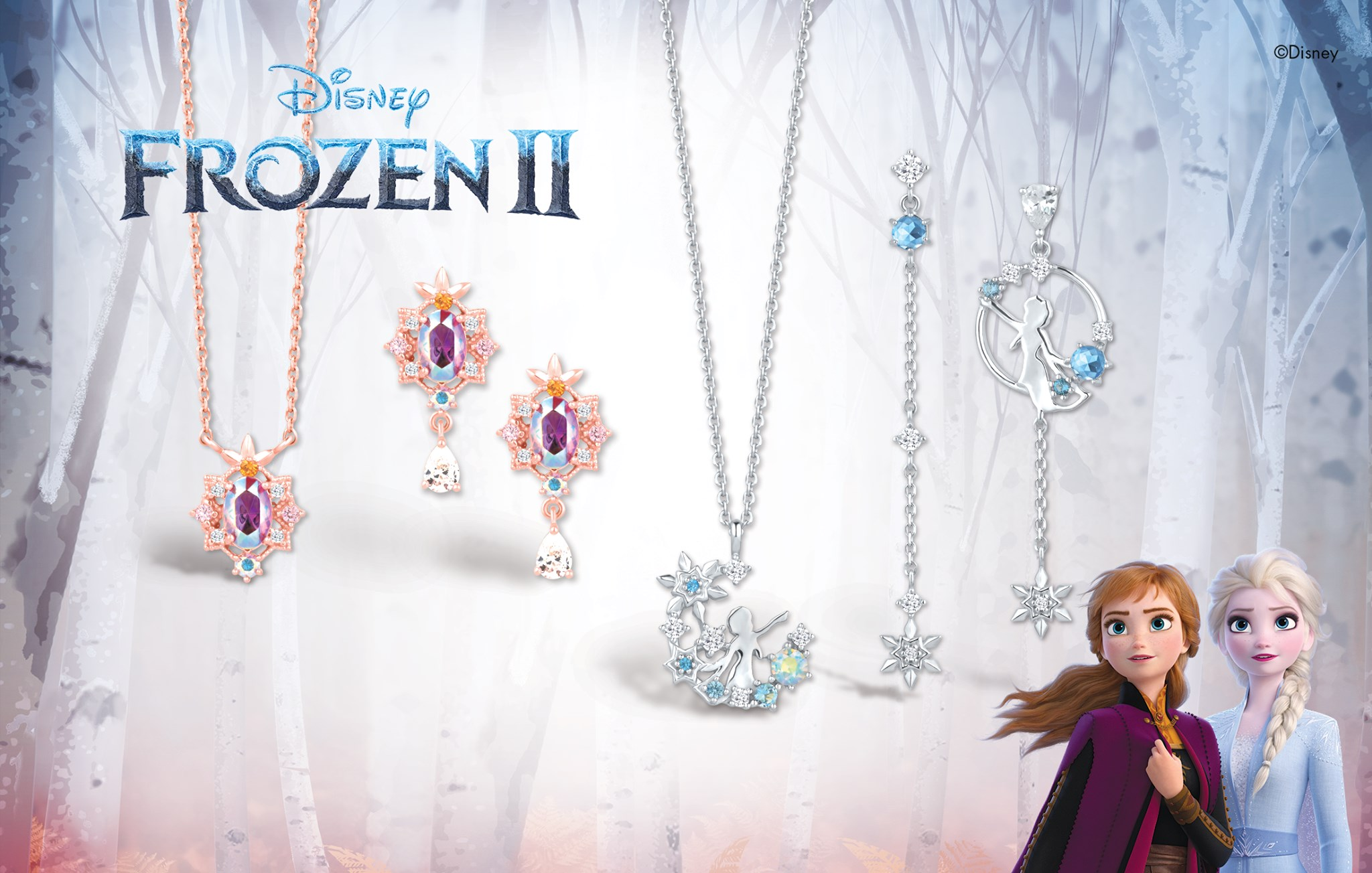 冰雪奇緣主題項鍊，展示於雪景背景，包含雪寶和其他冰雪元素。