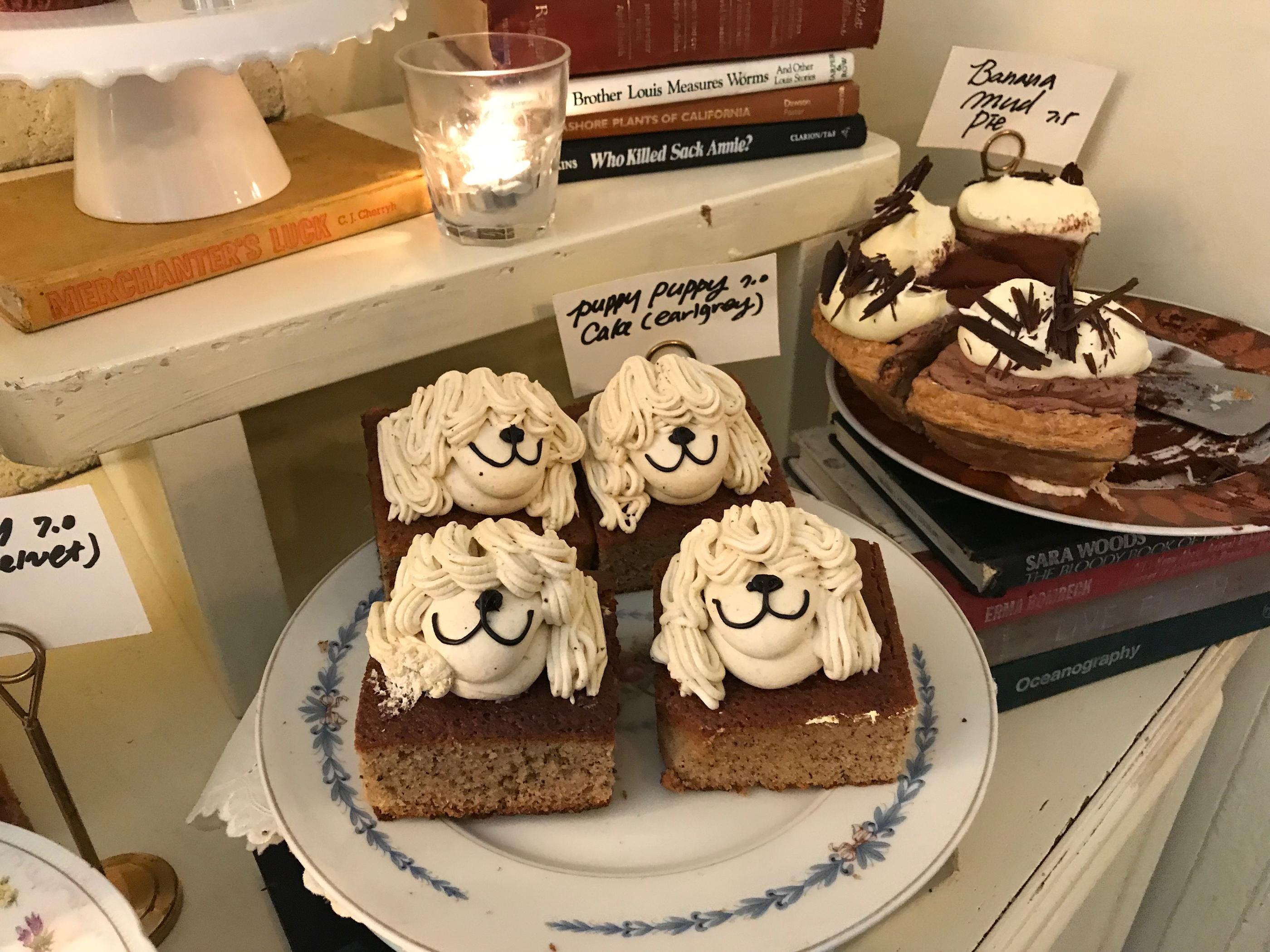 韓国　観光　旅行　韓国旅行　韓国観光　ソウル　ソウル旅行　ホンデ　弘大　ヨンナムドン　延南洞　ヨンナム洞　カフェ　オシャレなカフェ　韓国カフェ　ヨンナムドンカフェ　ホンデカフェ　ケーキ　デザート　スイーツ　甘いもの　美味しい　可愛い　インスタ映え　