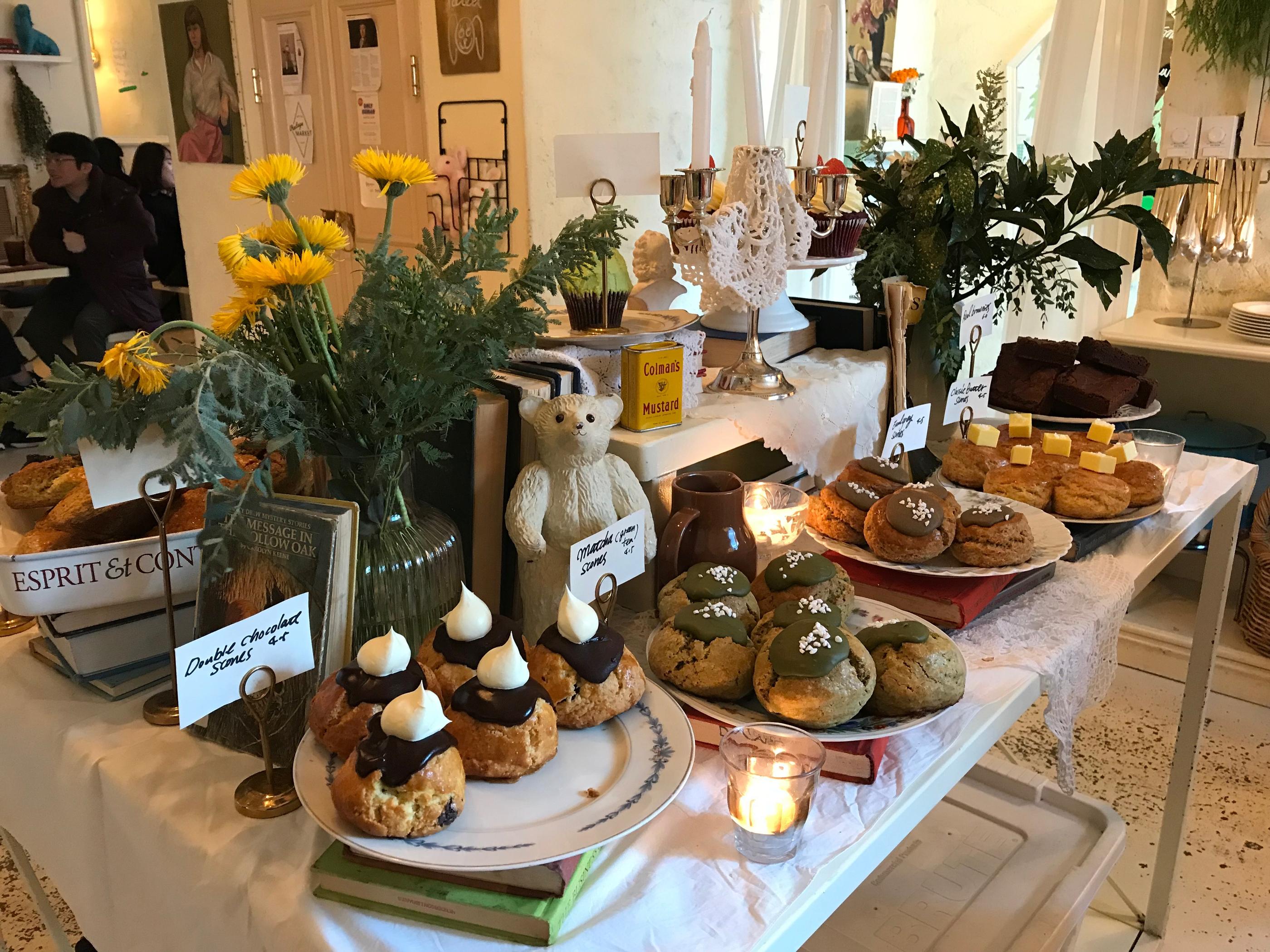 韓国　観光　旅行　韓国旅行　韓国観光　ソウル　ソウル旅行　ホンデ　弘大　ヨンナムドン　延南洞　ヨンナム洞　カフェ　オシャレなカフェ　韓国カフェ　ヨンナムドンカフェ　ホンデカフェ　ケーキ　デザート　スイーツ　甘いもの　美味しい　可愛い　インスタ映え　