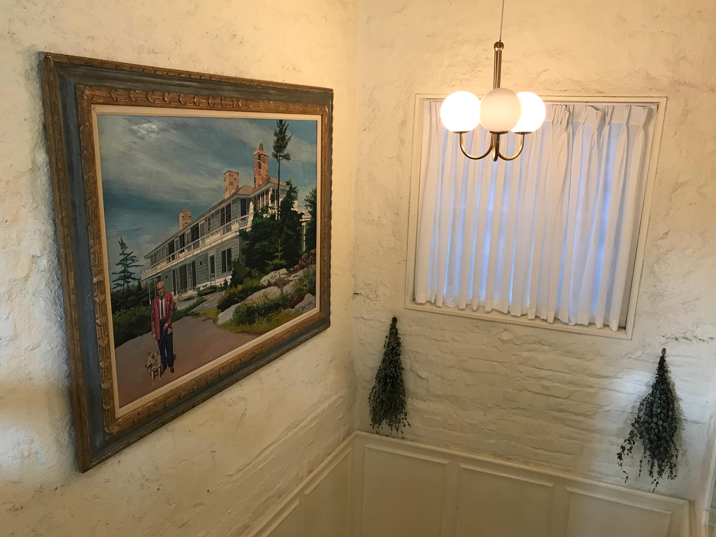 การตกแต่งภายในร้าน Cafe Layered ที่เน้นบรรยากาศละเอียดอ่อนด้วยการใช้แสงและศิลปะตกแต่ง