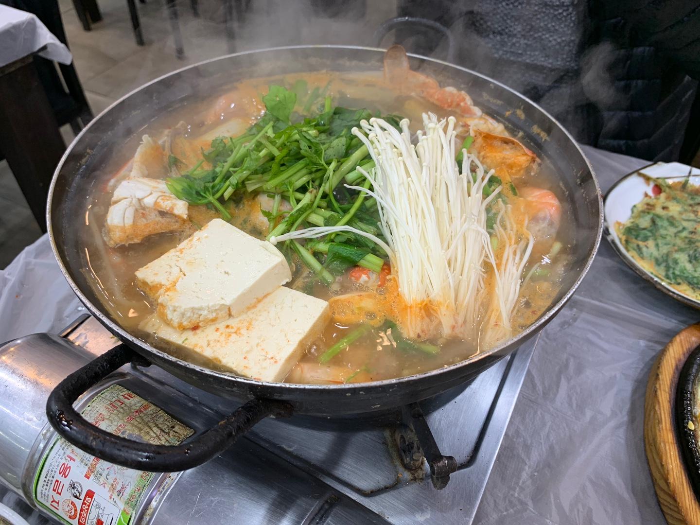 Busan Jagalchi Market: Daeseong Sashimi for The Great Fresh Sashimi and Seafood of Highest Quality in Busan!