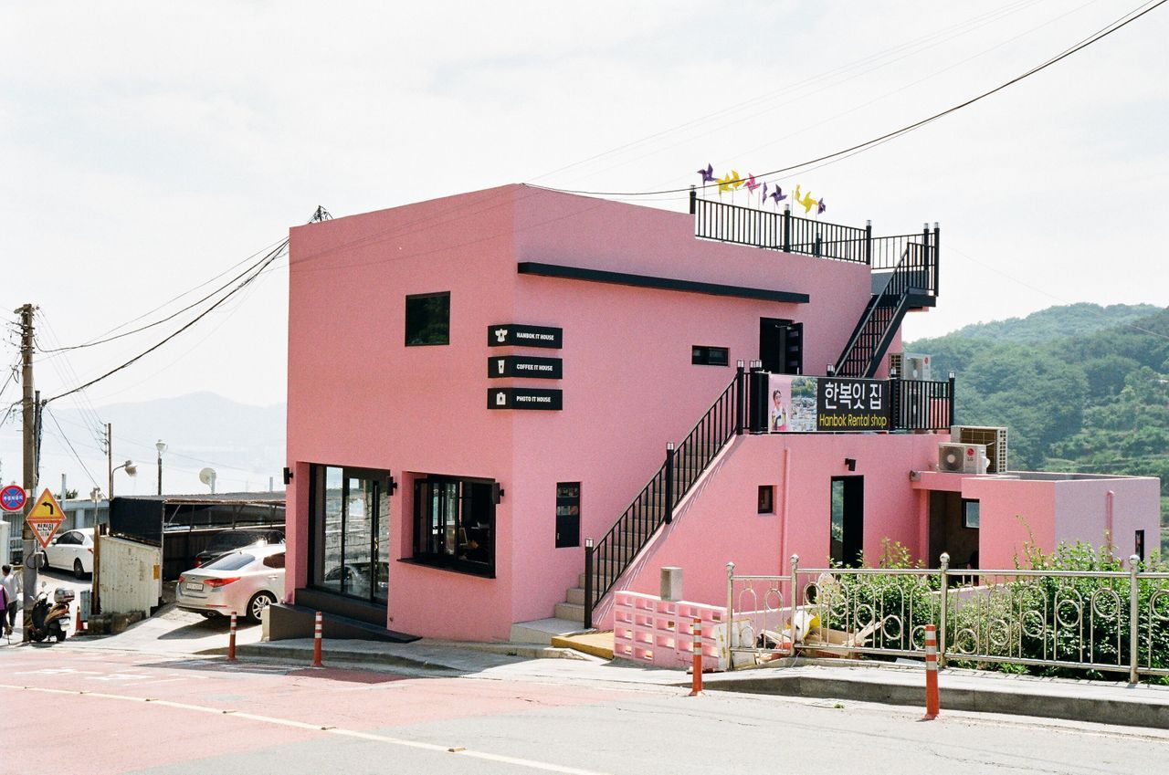 Gamcheondong Cafe | Watch the most beautiful sunset in Busan from 「Coffee It House」!