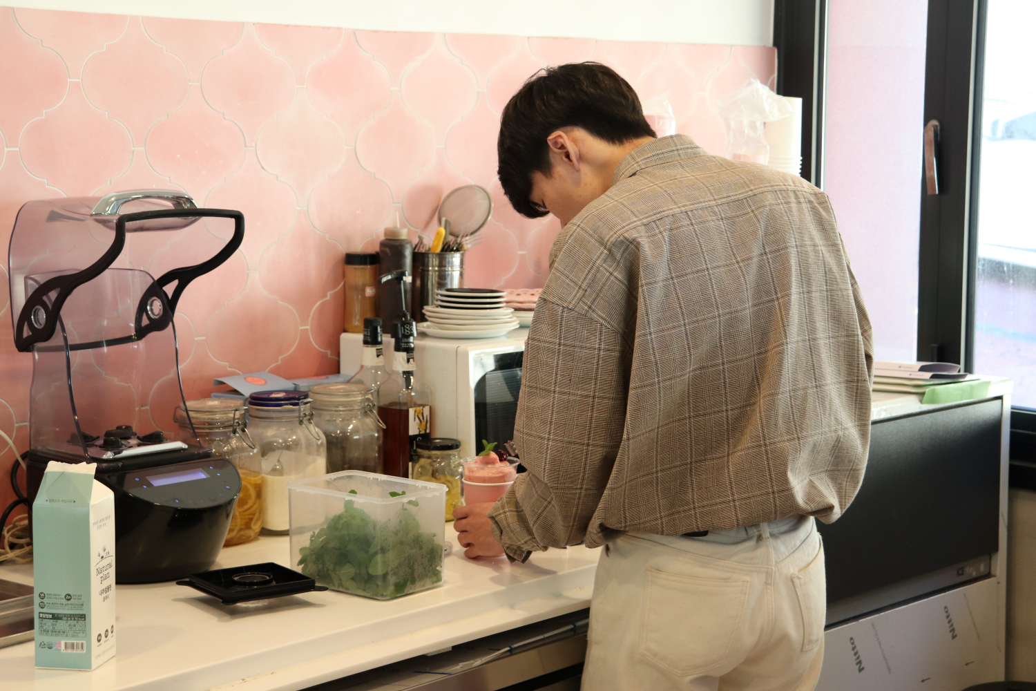 Gamcheondong Cafe | Watch the most beautiful sunset in Busan from 「Coffee It House」!