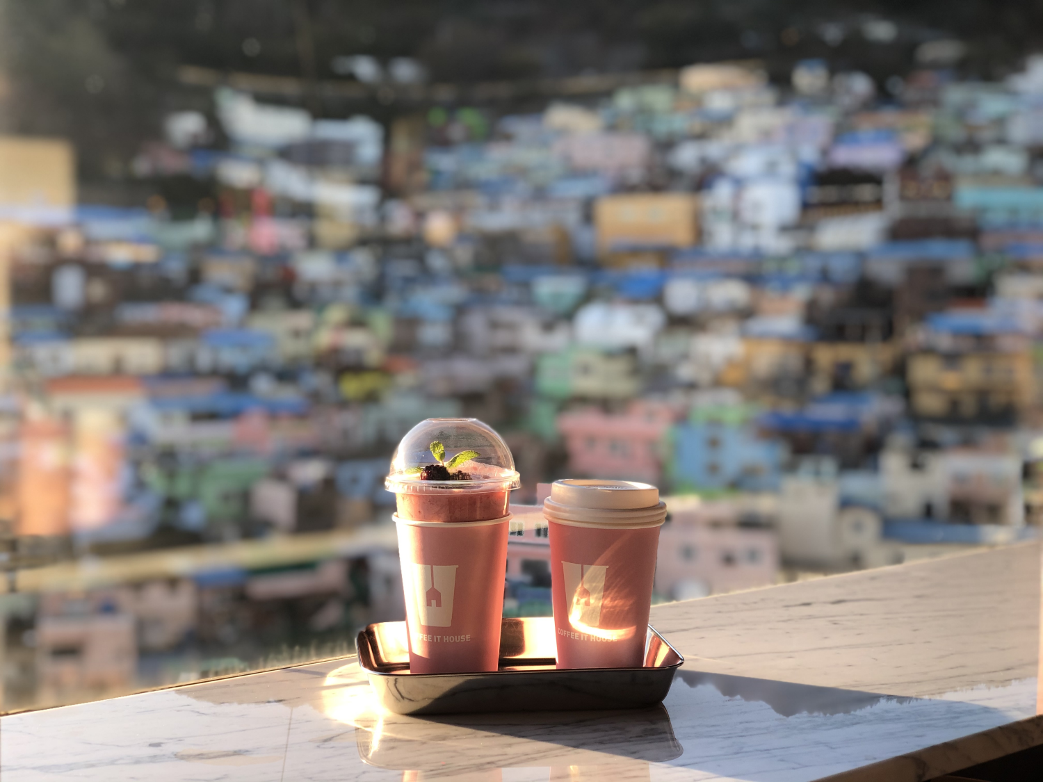 Gamcheondong Cafe | Watch the most beautiful sunset in Busan from 「Coffee It House」!