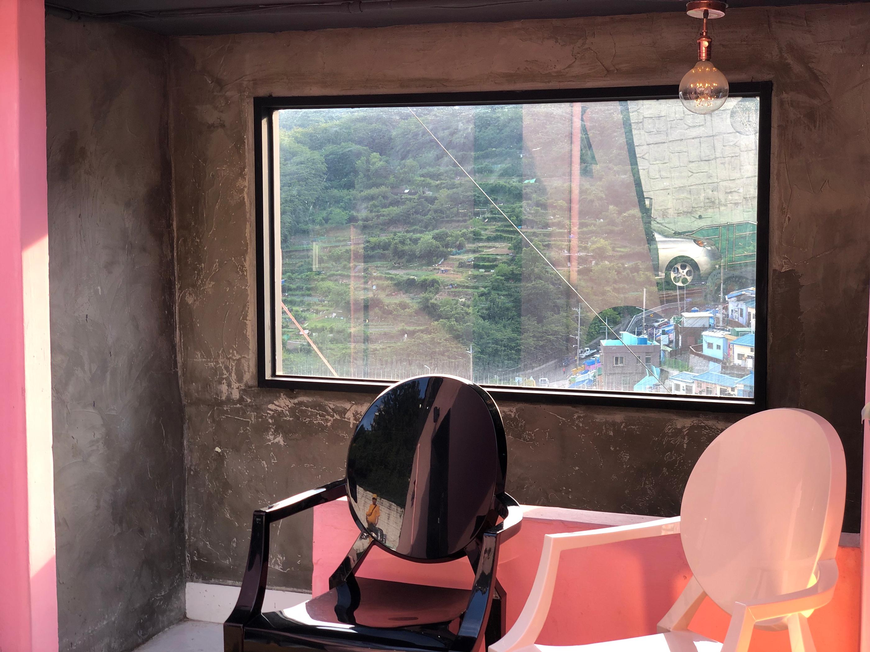 Gamcheondong Cafe | Watch the most beautiful sunset in Busan from 「Coffee It House」!