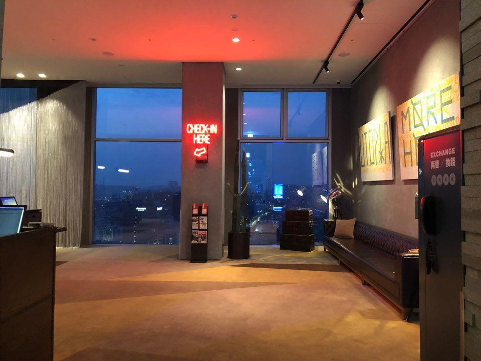 L7ホンデホテルの21階にある両替所への案内