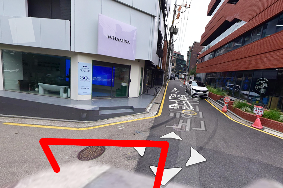 신사동 교차로, C27 카페와 그 옆에 위치한 L Créer.