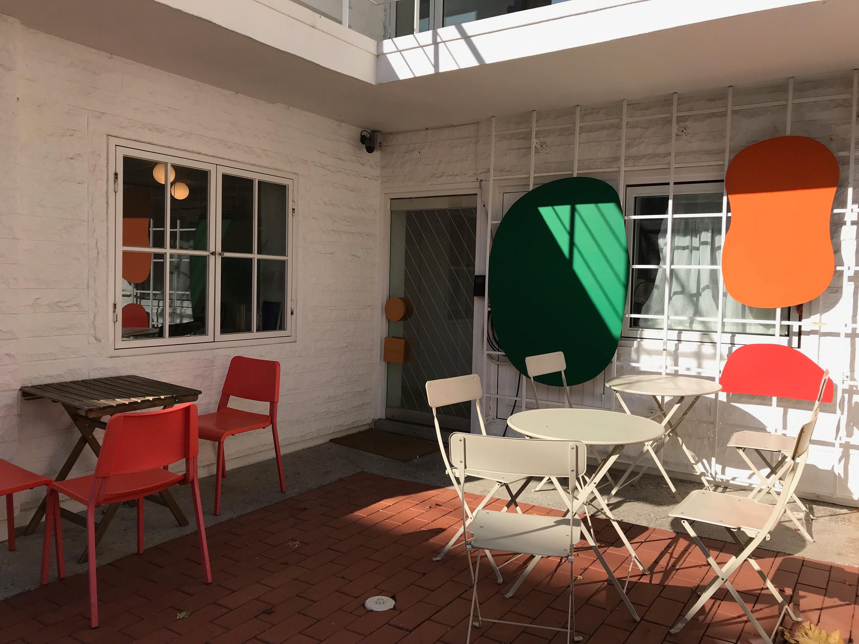 Cafe Skön, an ultra famous cafe in Hongdae that is well-known for its cute drinks and desserts