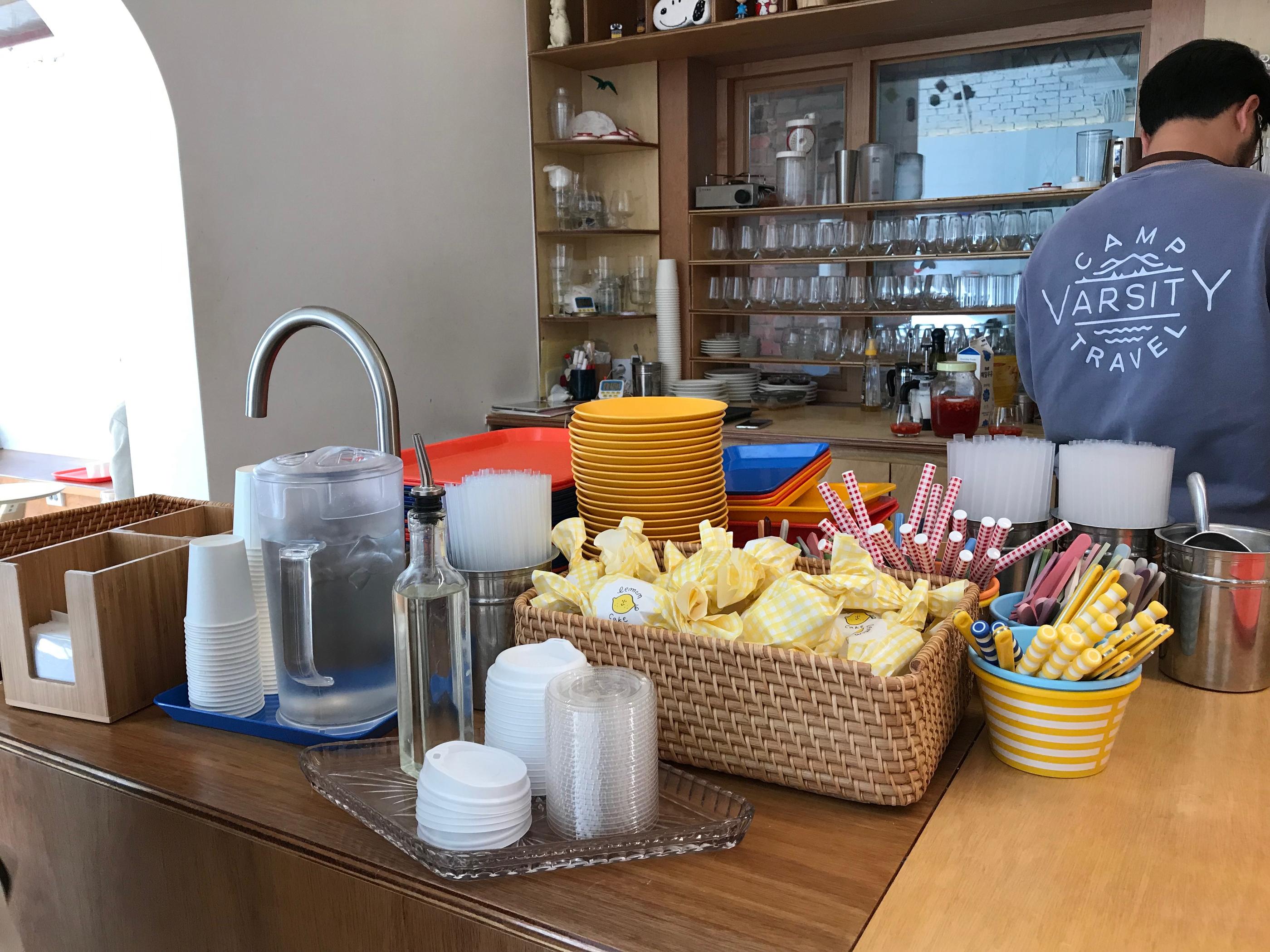 Cafe Skön, an ultra famous cafe in Hongdae that is well-known for its cute drinks and desserts