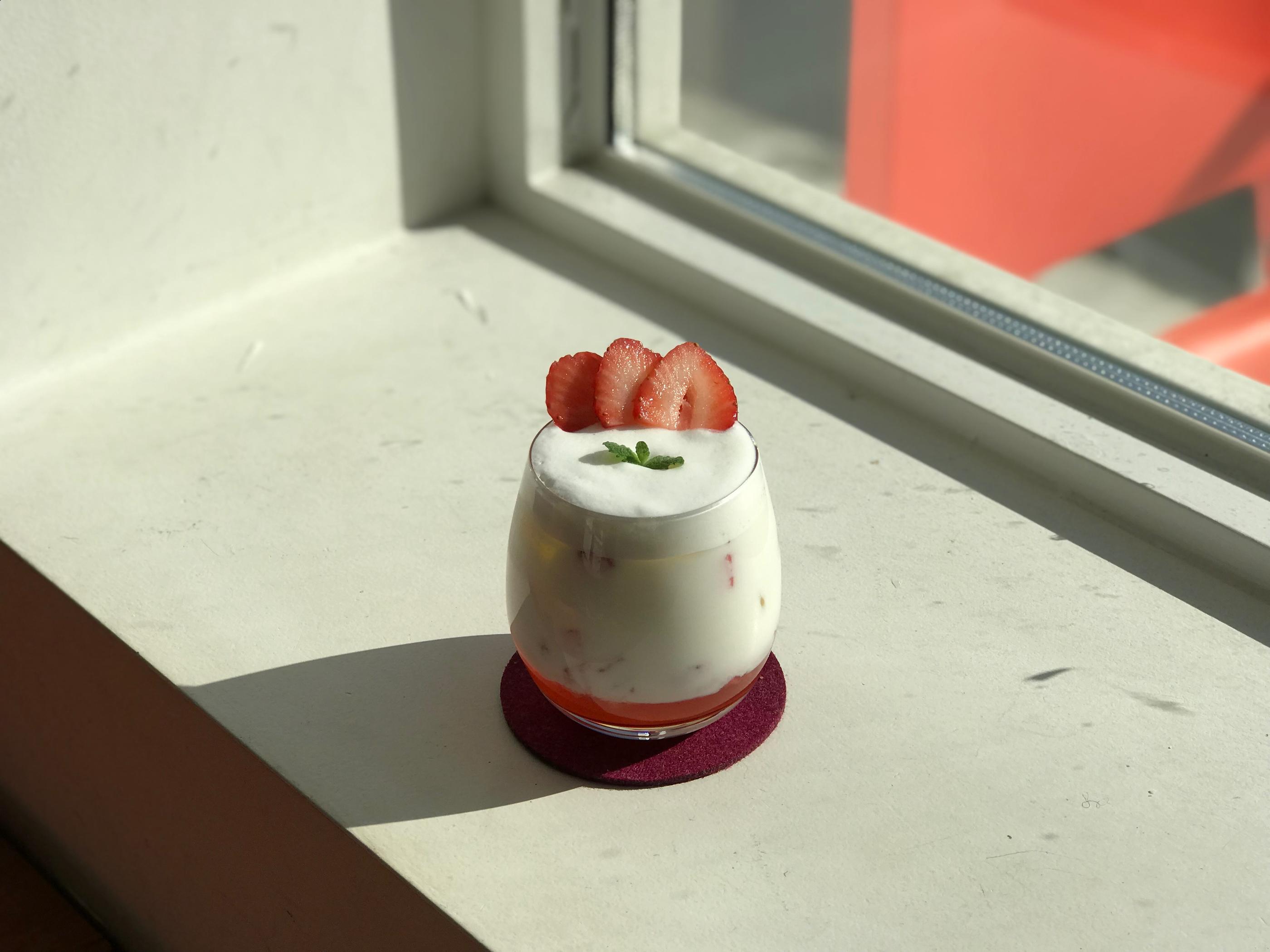 Cafe Skön, an ultra famous cafe in Hongdae that is well-known for its cute drinks and desserts