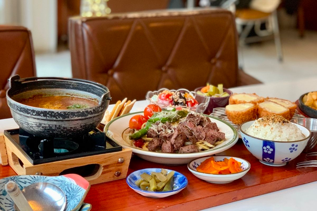 Pasta Tokki Bapsang (파스타 토끼밥상) ở Tokkijung chi nhánh Hongdae 토끼정 홍대