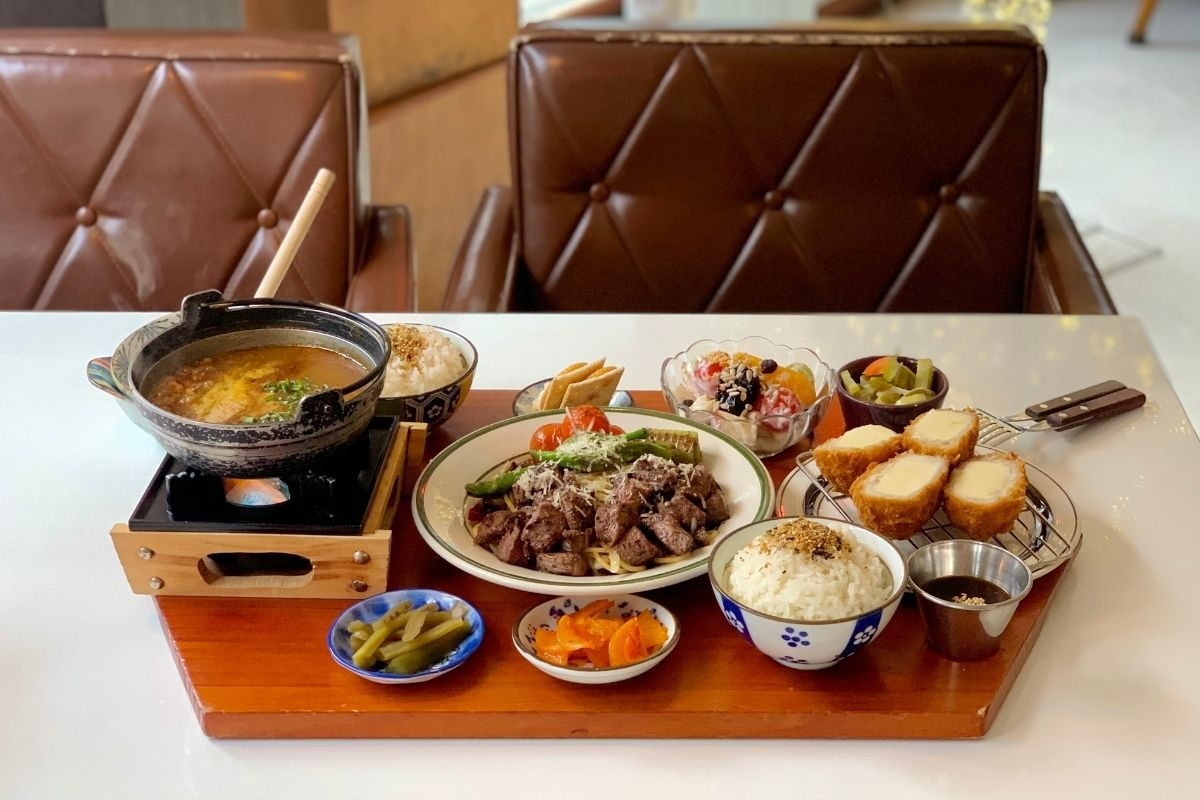 Pasta Tokki Bapsang (파스타 토끼밥상) ở Tokkijung chi nhánh Hongdae 토끼정 홍대