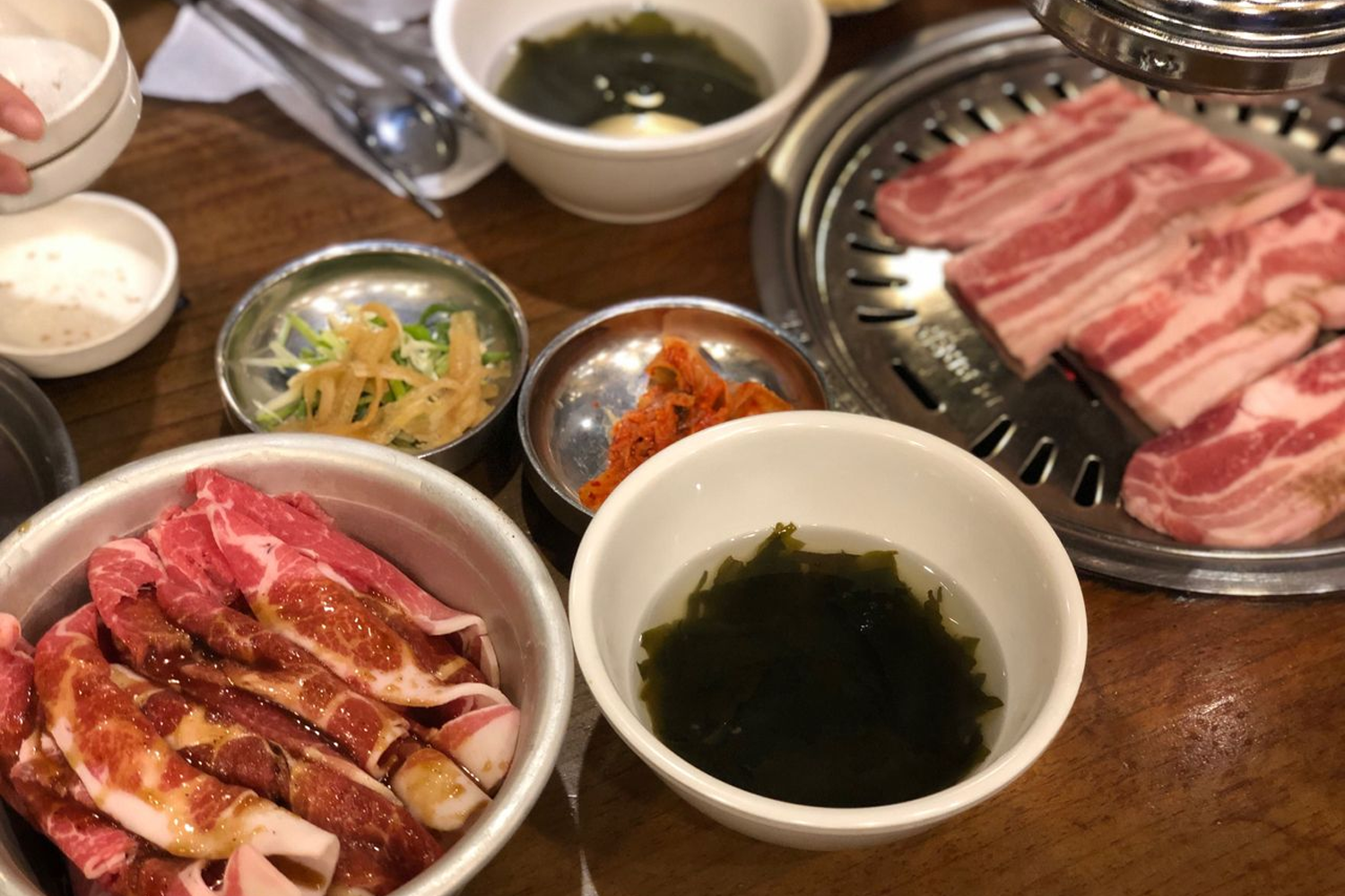 新村食堂 白種元