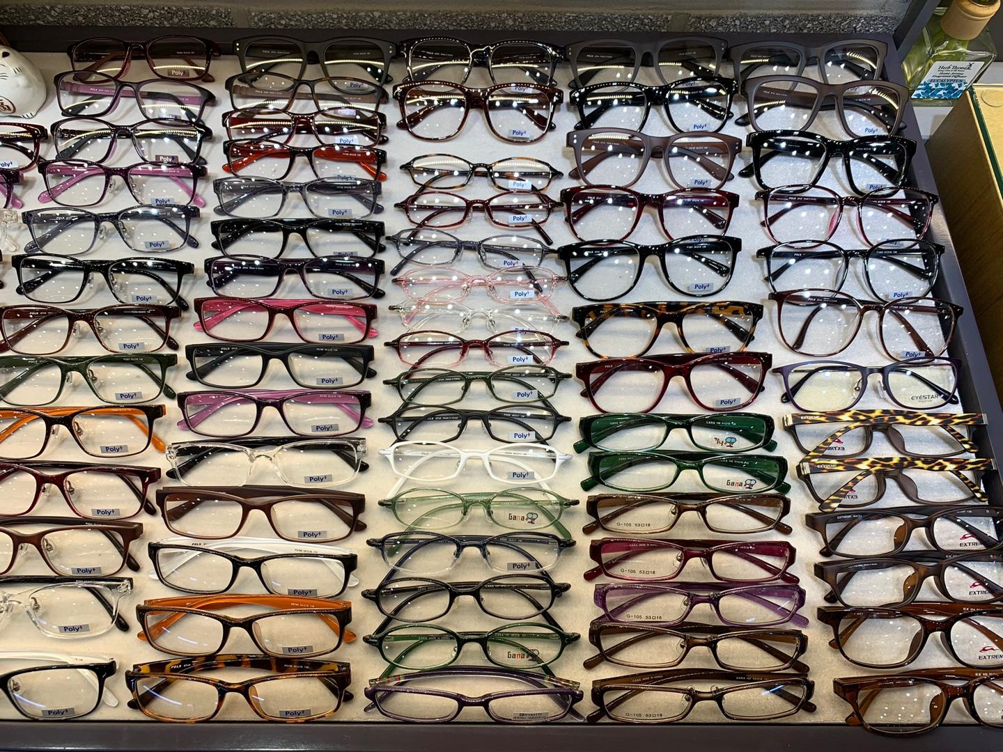 korea, seoul, myeongdong, shopping, contacts, contact lenses, glasses, sunglasses, eye test, optometry, discount, shipping, optical