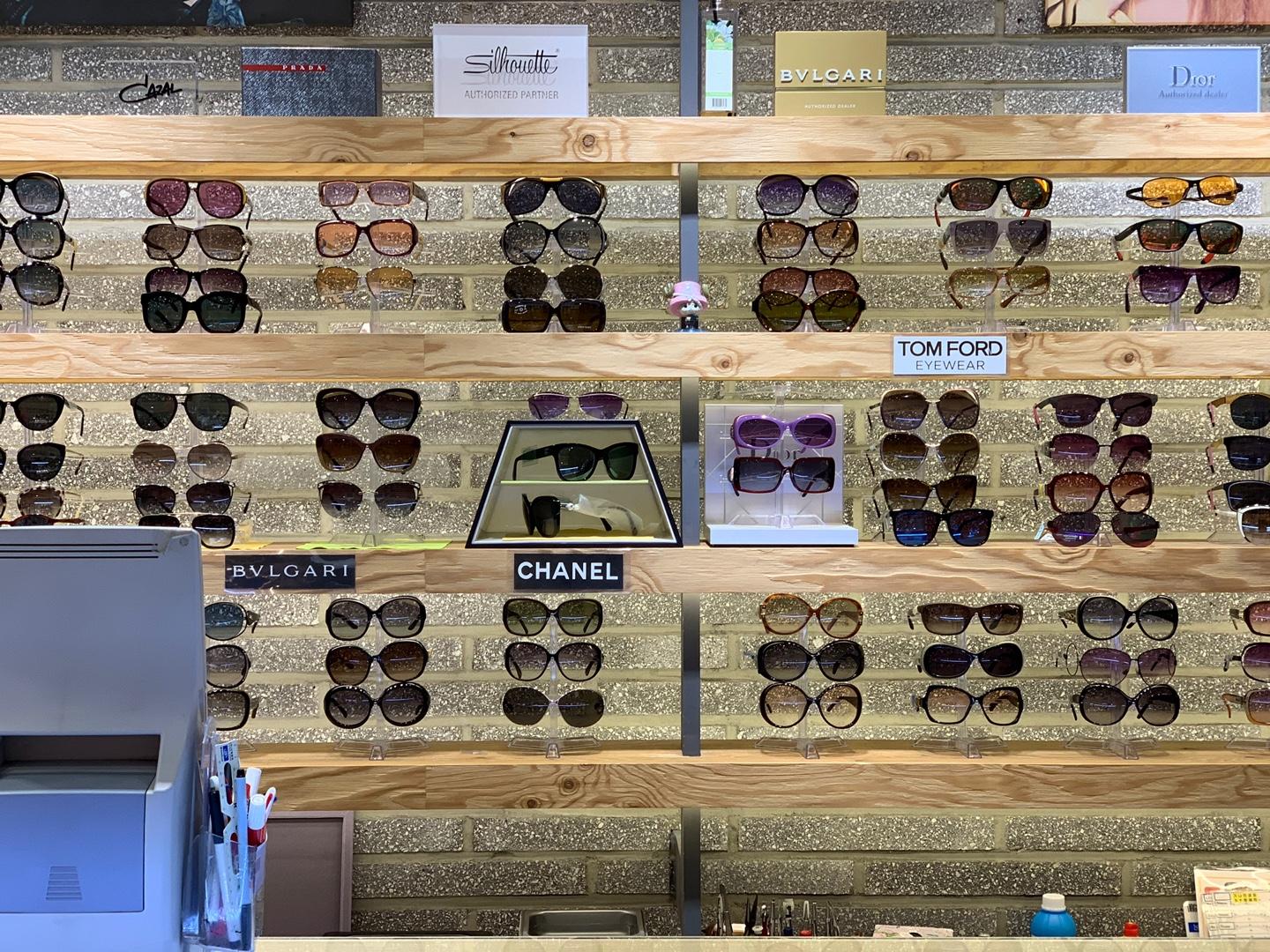 korea, seoul, myeongdong, shopping, contacts, contact lenses, glasses, sunglasses, eye test, optometry, discount, shipping, optical