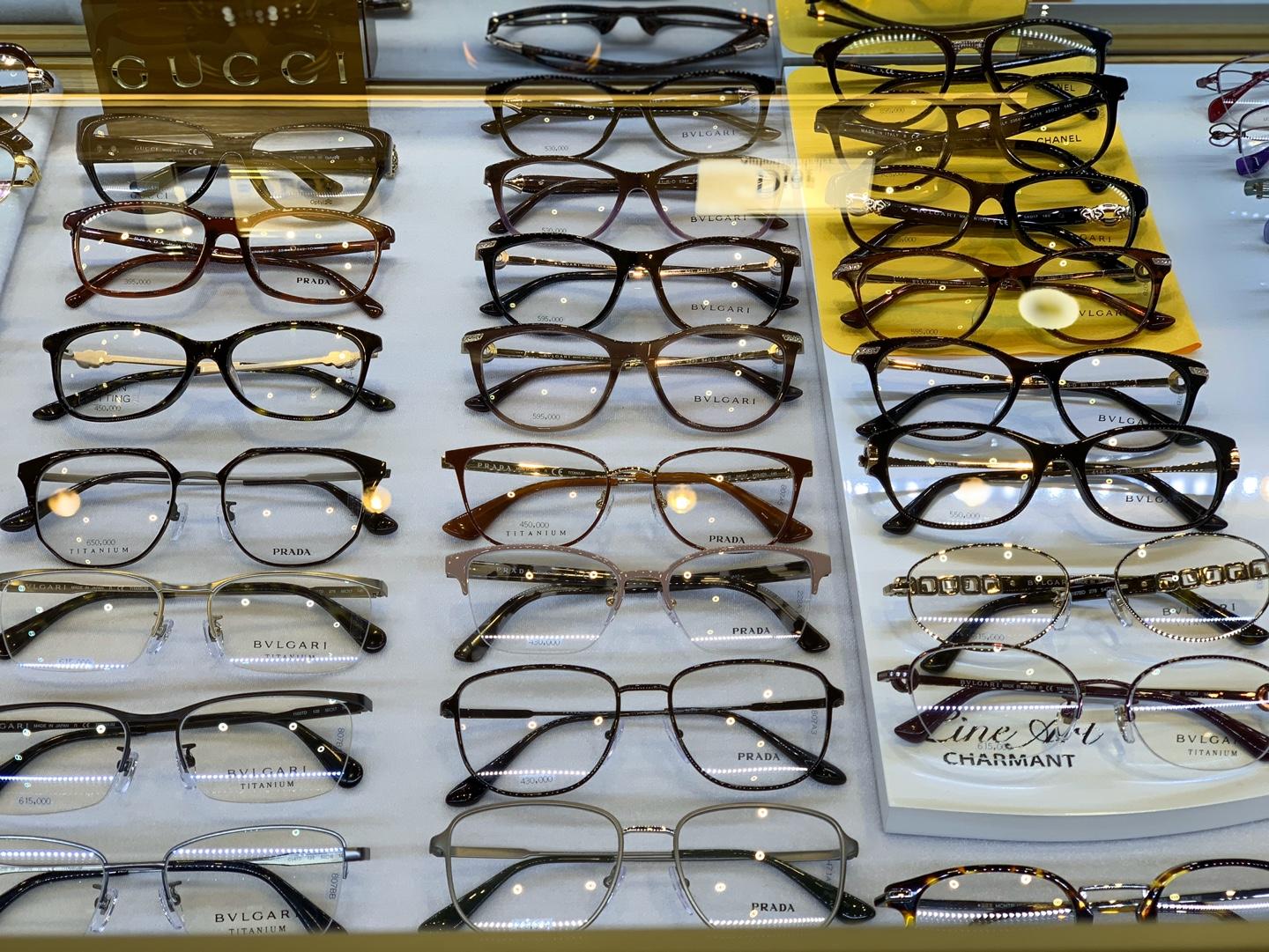 korea, seoul, myeongdong, shopping, contacts, contact lenses, glasses, sunglasses, eye test, optometry, discount, shipping, optical