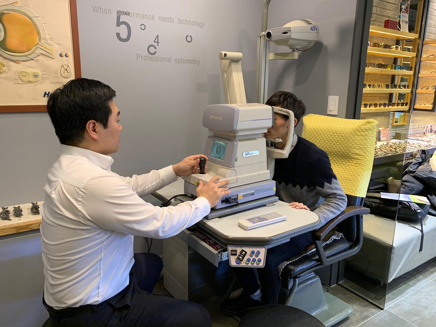 korea, seoul, myeongdong, shopping, contacts, contact lenses, glasses, sunglasses, eye test, optometry, discount, shipping, optical