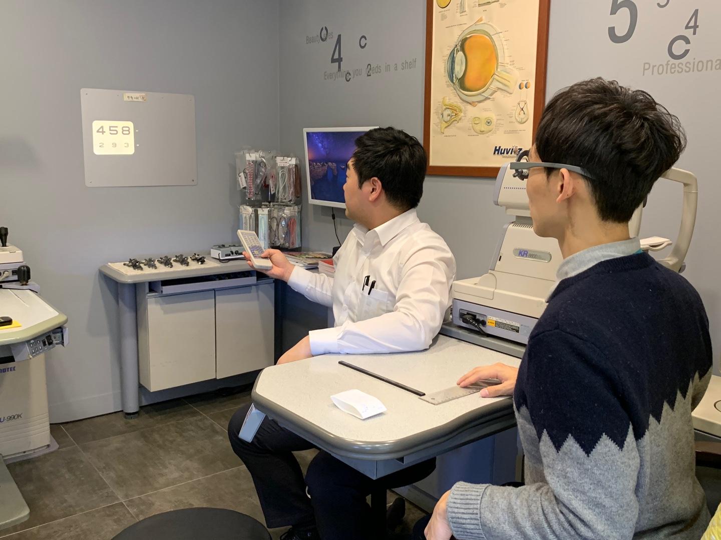 korea, seoul, myeongdong, shopping, contacts, contact lenses, glasses, sunglasses, eye test, optometry, discount, shipping, optical