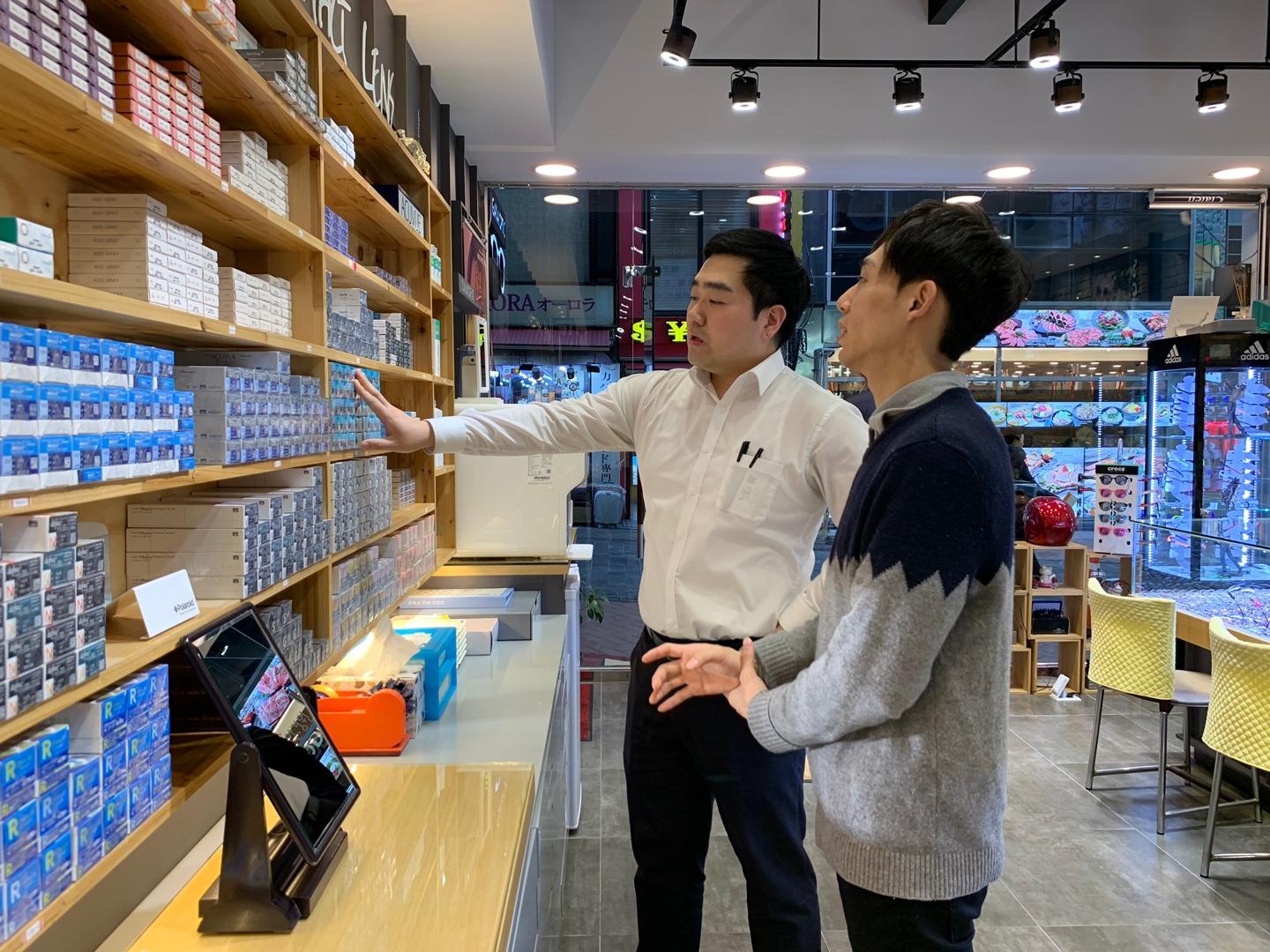 korea, seoul, myeongdong, shopping, contacts, contact lenses, glasses, sunglasses, eye test, optometry, discount, shipping, optical